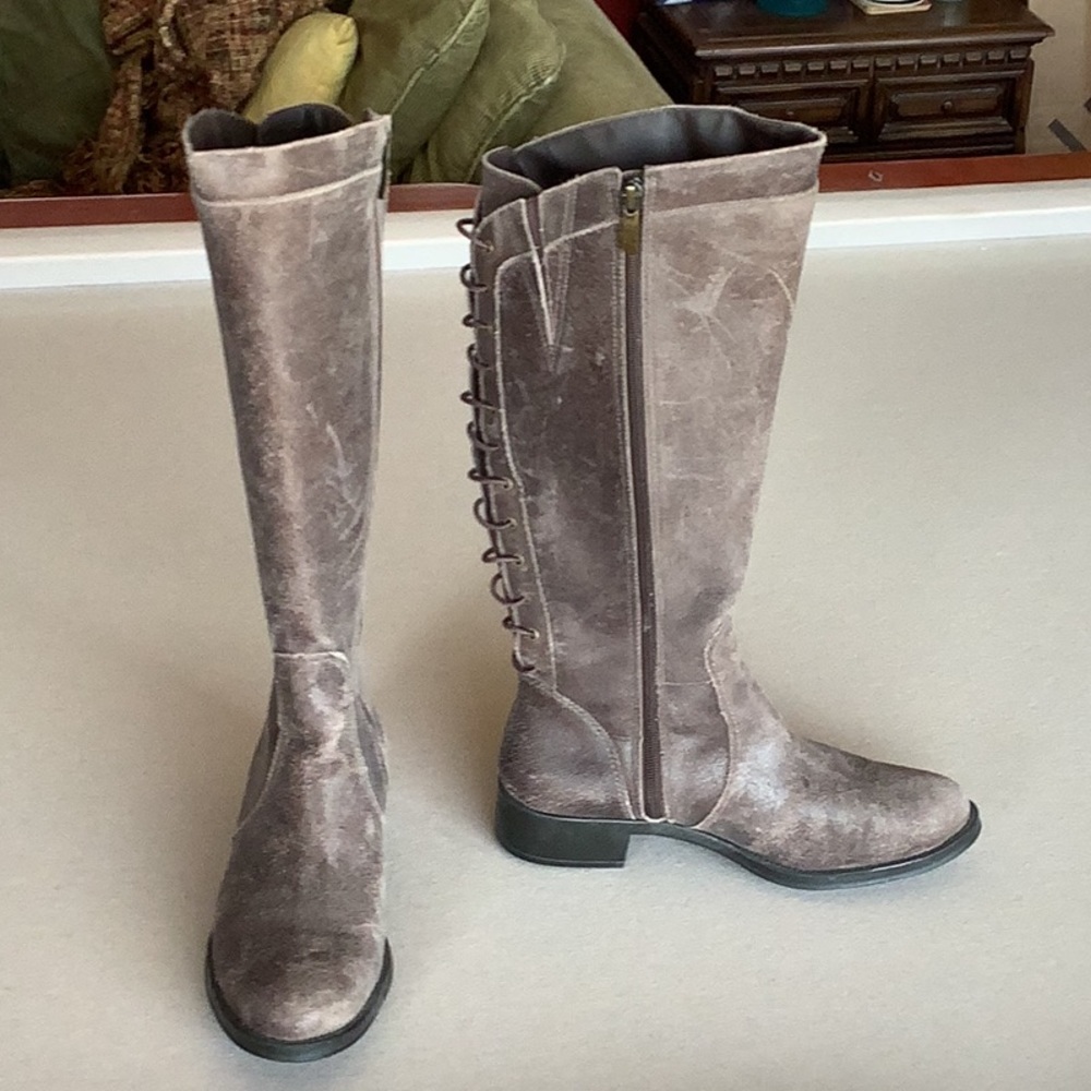 Brown waterproof leather boots, worn once